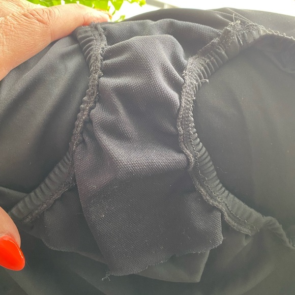 Avenue Bathing Suit Size 18 Black White with Padding Ruffle Layers Flattering - Picture 7 of 9